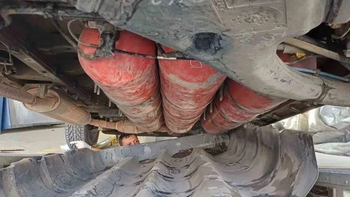 Pazarkule'de LPG tankına gizlenmiş 19 kilo esrar ele geçirildi