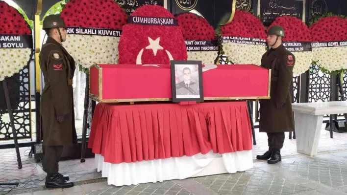 Pençe-Kilit Operasyonu'nda şehit olan Halil İbrahim Yiğit son yolculuğuna uğurlandı