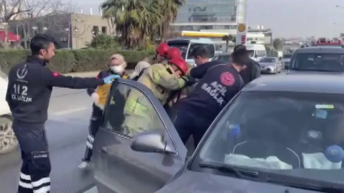 Pendik D-100 Karayolunda zincirleme trafik kazası: 1 yaralı