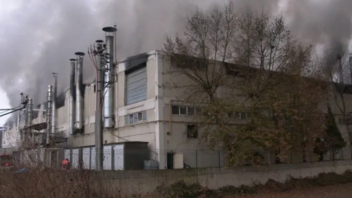 Perde fabrikasındaki yangın söndürüldü