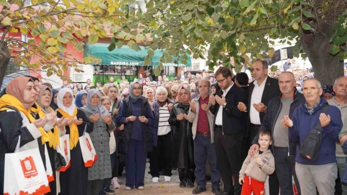 Pınarhisar'da 57 kişilik umre kafilesi dualarla uğurlandı