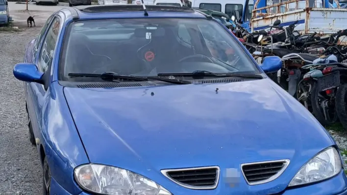 Plakasız ve çekme belgeli araçla kaçmaya çalışan sürücüye 71 bin TL ceza