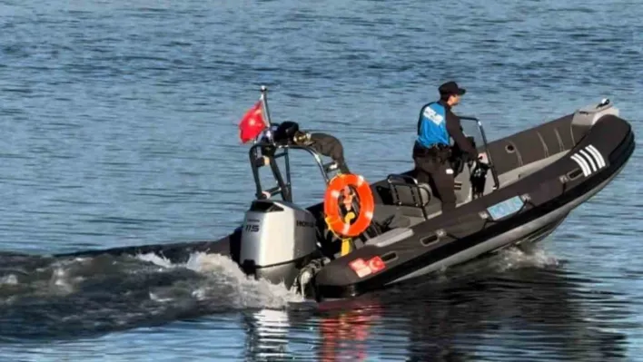 Polis ve jandarmadan Yunanistan sınır hattında zodyak botla devriye