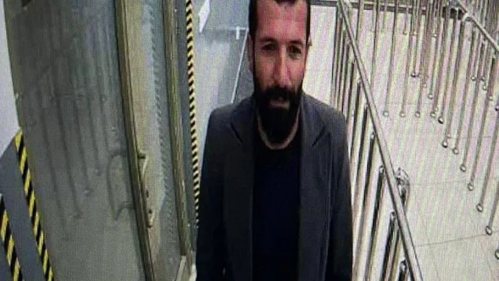 Polisten kaçmaya çalışırken kamyonet çarpan zehir taciri hayatını kaybetti