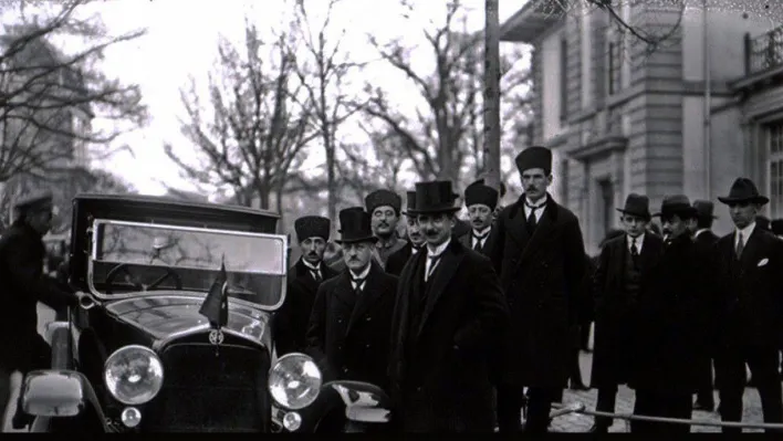 Prof. Dr. Çağrı Erhan: 'Lozan'ın gizli maddesi yoktur, Atatürk, Musul'dan vazgeçmemiştir'