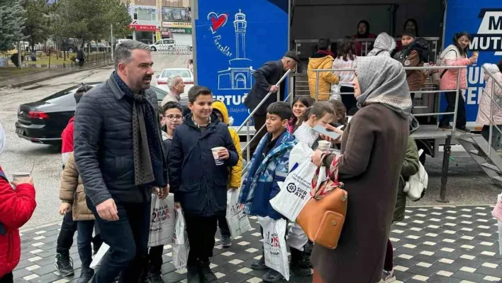 Pursaklar 2. Kitap Günleri'nde okurlara sıcak çorba