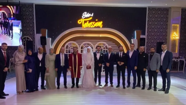 Pursaklar Belediye Başkanı Çetin, nikah kıymaya devam ediyor