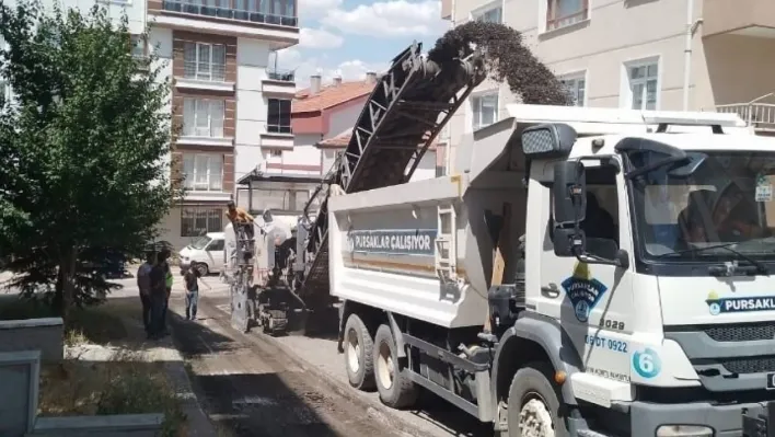 Pursaklar Belediyesi yolları yeniliyor