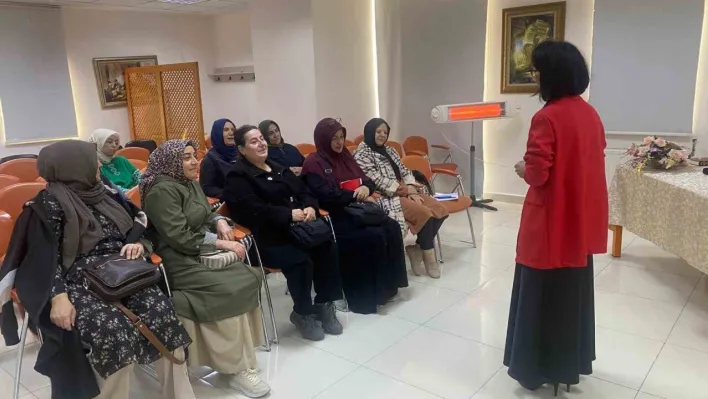 Pursaklar'da kadınlara yönelik farkındalık ve aile okulu eğitimleri