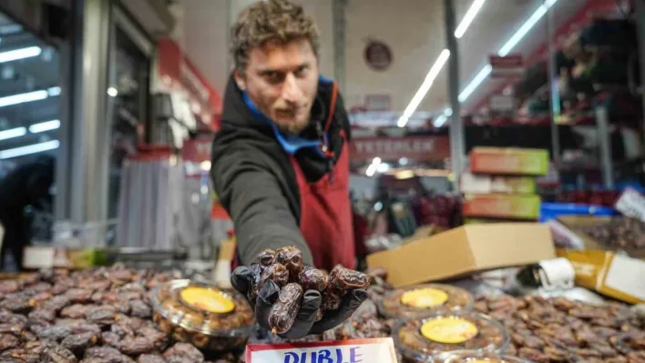 Ramazan ayının vazgeçilmezi hurma tezgahlarda yerini aldı