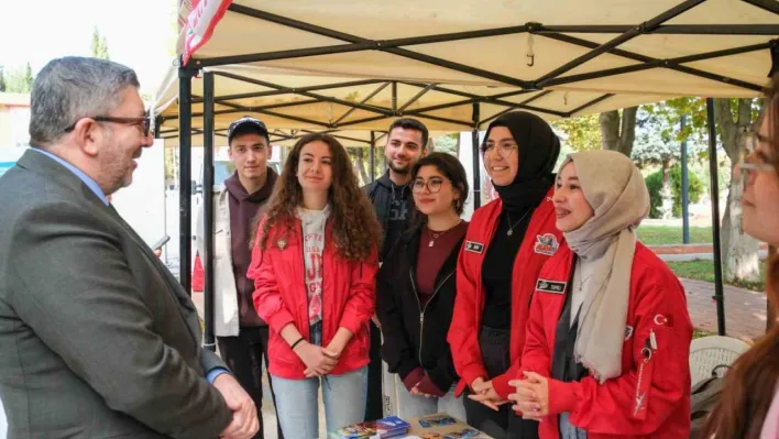 Rektör Kaplancıklı öğrencilerle kampüste buluştu