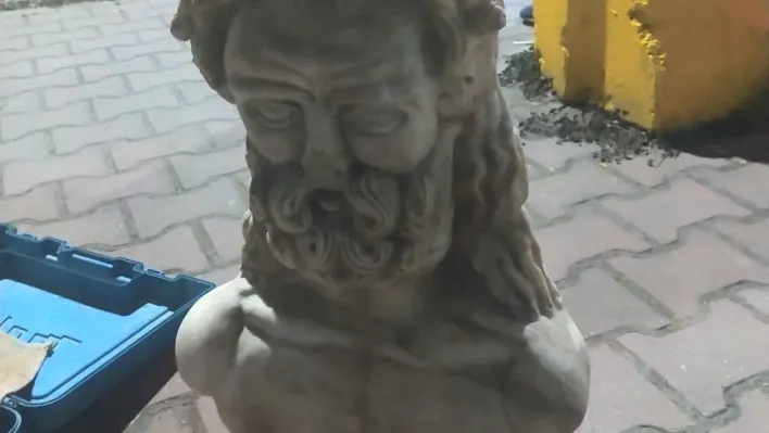 Roma ve Bizans dönemine ait heykeller ele geçirildi
