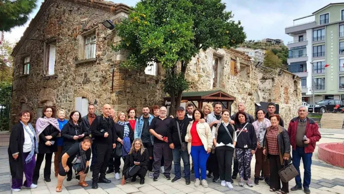 Rum mübadillerin torunları dedelerinin göç ettiği Esenköy'ü gezdi