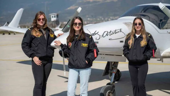 Sabiha Gökçen'in izinden giden kadın pilot adayları gökyüzünde gurur veriyor