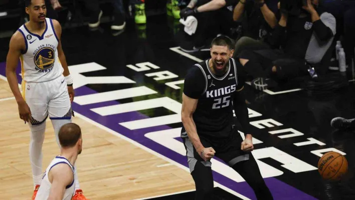 Sacramento Kings, Golden State karşısında seride durumu 2-0 yaptı