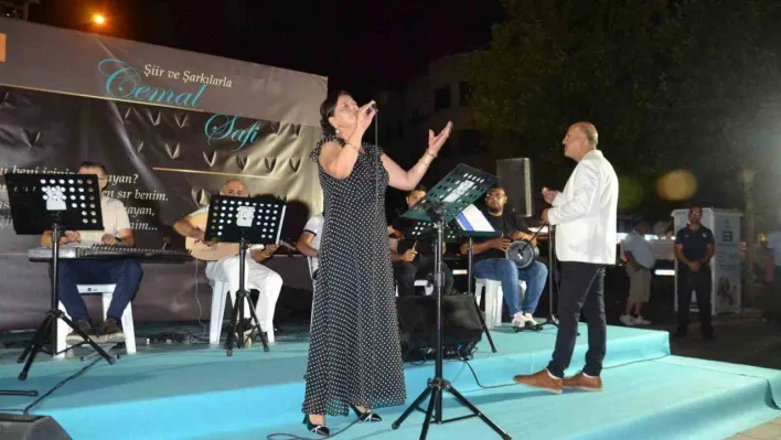 Şair Cemal Safi Akçay'da şiir ve şarkılarla anıldı