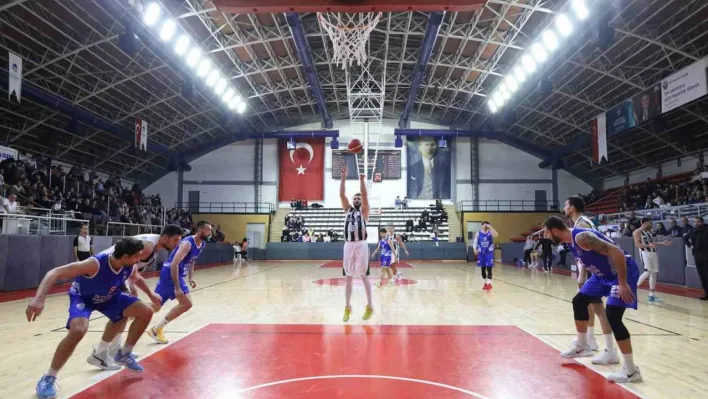 Sakarya Büyükşehir Basket Etimetsgut'u ağırlıyor