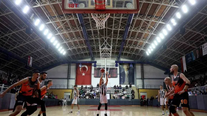 Sakarya Büyükşehir basket ikinci yarıya galibiyetle başladı: 71-91