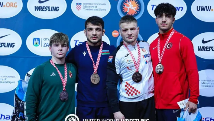 Sakarya Büyükşehir'in genç sporcusu minderde gururlandırdı