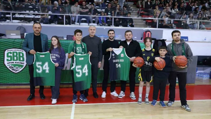Sakarya Büyükşehir, parkeden 89-60 galip ayrıldı