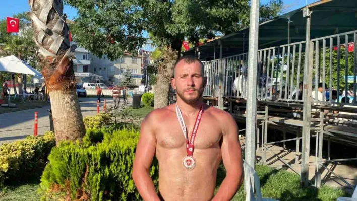 Sakarya Büyükşehir sporcularından gururlandıran başarı