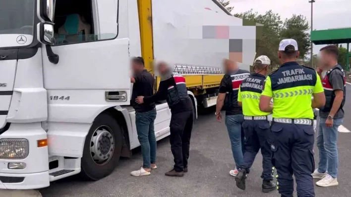 Sakarya'da 1 buçuk milyon TL'lik tütün operasyonu