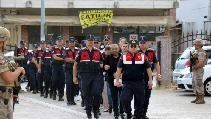 Sakarya'da araç dolandırıcılığı operasyonu: 13 şüpheli adliyede