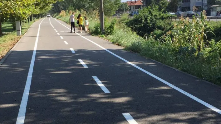 Sakarya'da bisiklet yollarında boyama çalışmaları