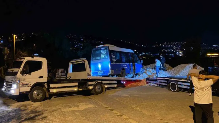 Sakarya'da hareketli gece: Minibüs şoförünün genç kıza sözlü taciz iddiası ortalığı karıştırdı