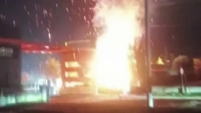 Sakarya'da OSB girişinde korkutan yangın