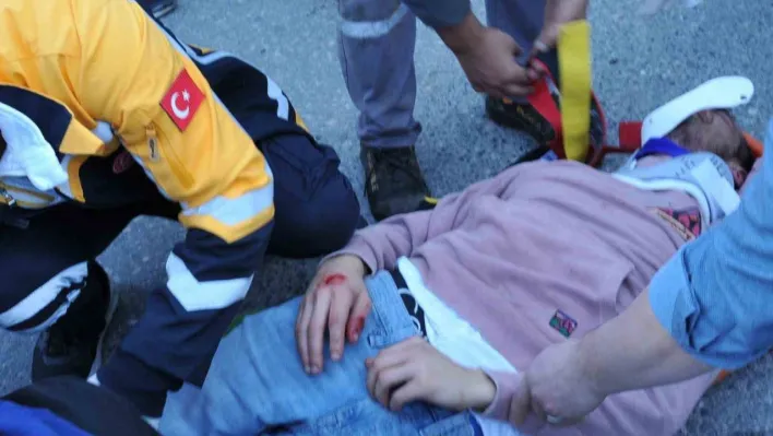 Sakarya'da pikap ile motosiklet çarpıştı: 1 yaralı