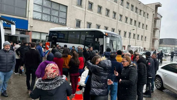 Sakarya'dan 72 sağlık personeli daha deprem bölgesine gönderildi