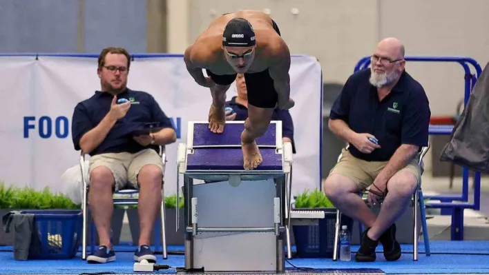 Sakaryalı Milli Yüzücü'den yeni rekor