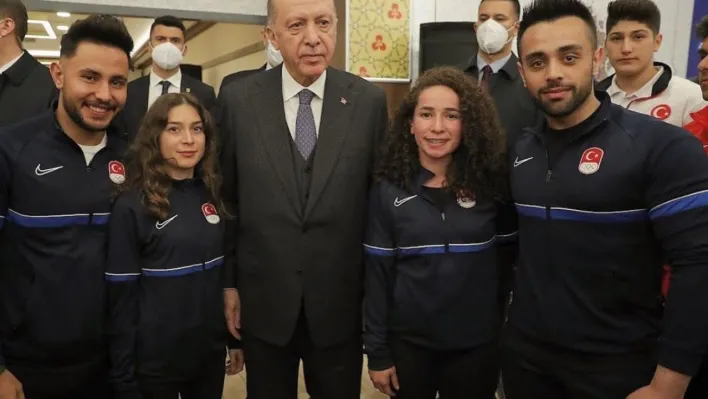 Şampiyon kayakçı ve kayak hocası babası Uludağ'daki yangında hayatlarını kaybettiler
