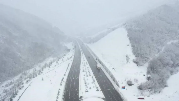 Samsun'da ulaşıma kar engeli: Açılan yollar tekrar kapandı