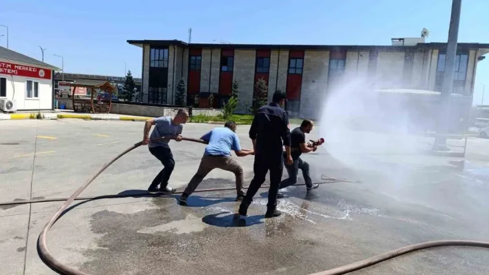 Sanayi kuruluşlarına yangın eğitimi
