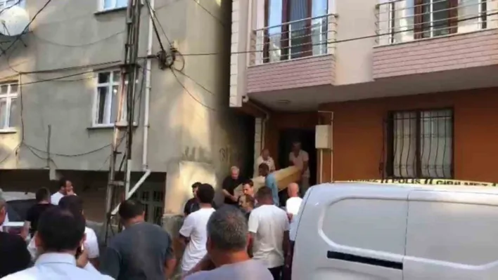 Sancaktepe'de aile faciası: Anne ve babasını bıçaklayarak öldürdü