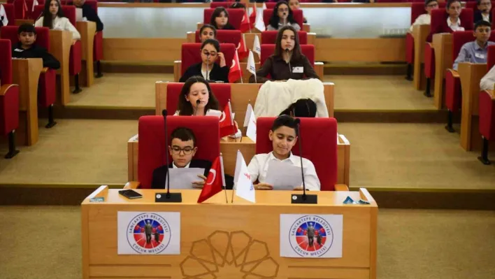 Sancaktepe'de Dünya Çocuk Hakları Günü'nde 'Çocuk Meclisi' ilk oturumunu gerçekleştirdi