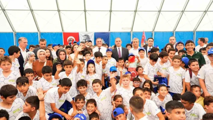 Sancaktepe'de Safa Tepesi Spor Tesisi yenilenen yüzüyle hizmete açıldı