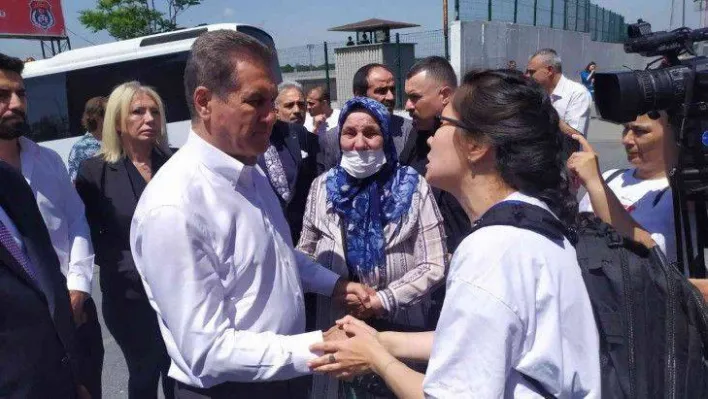 Sarıgül, Metris Cezaevi önünde 'af' çağrısını yineledi