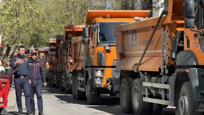 Sarıyer'de çöken yolu onarma çalışmaları devam ediyor