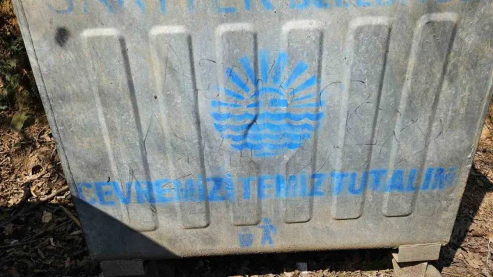 Sarıyer'de inanılmaz olay, çöp konteynerindeki yazı cesede götürdü
