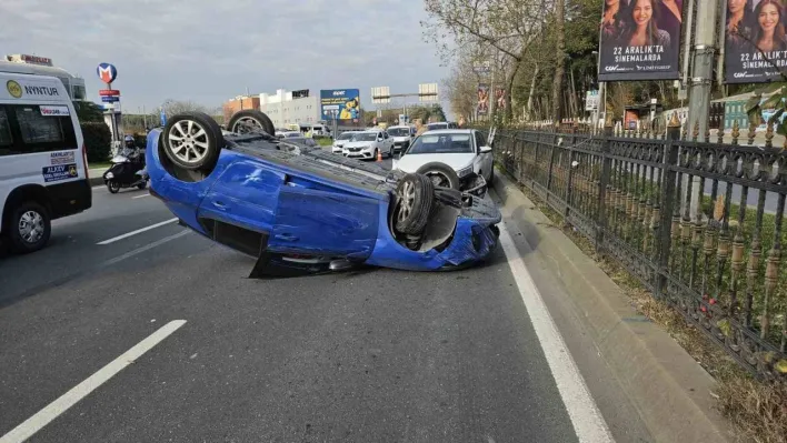 Sarıyer'de kaza yapan otomobil takla atan atıp ters döndü