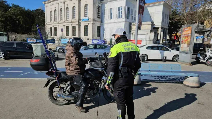 Sarıyer'de motosikletlilere yönelik denetim: 10 sürücüye toplamda 8 bin 658 TL para cezası kesildi