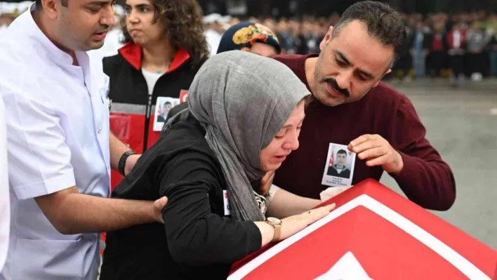 Şehit Sözleşmeli Er Enes Bıyık'ın naaşı, baba ocağına uğurlandı