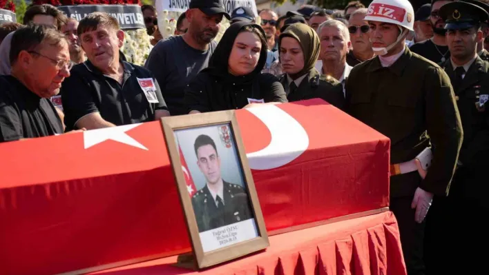 Şehit Üsteğmen Tuğrul Özsu, Edirne'de son yolculuğuna uğurlandı