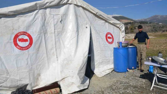 Şenoba Belediyesi depremzedeler için 7 günde 21 bin kişilik yemek yaptı