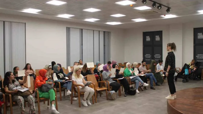 Serdivan'da bilinçli aile seminerlerine büyük ilgi