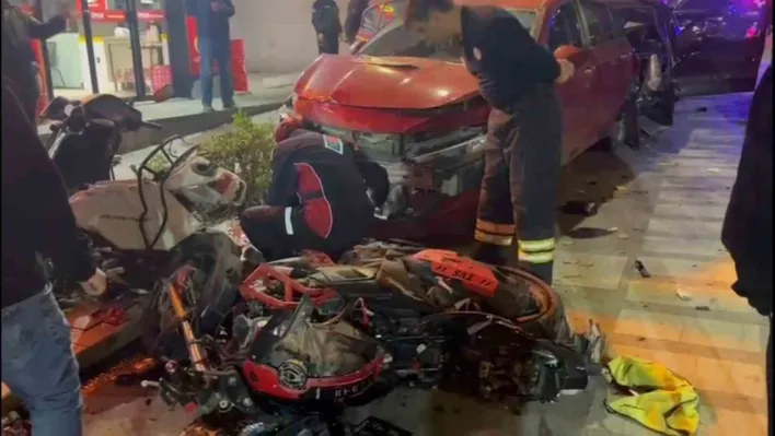 Şerit ihlali 7 aracı birbirine kattı: 2 yaralı