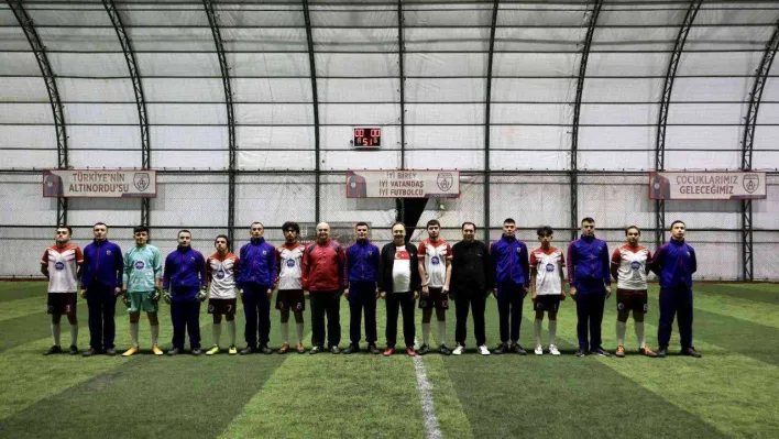 Sevgi, kardeşlik ve dostluk için forma giydiler